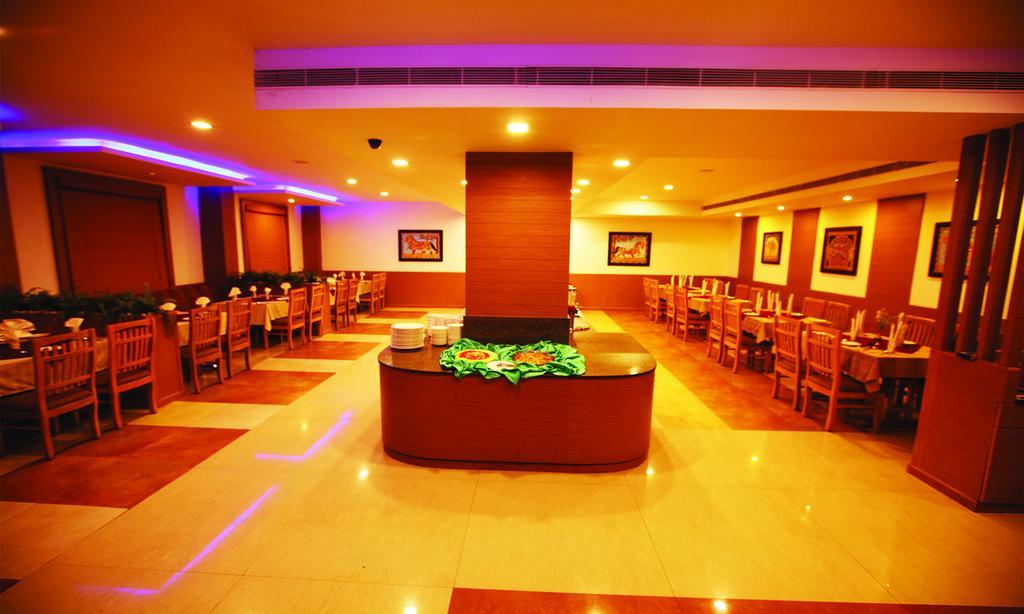 Hotel Sterling V Grand Madurai Exterior foto