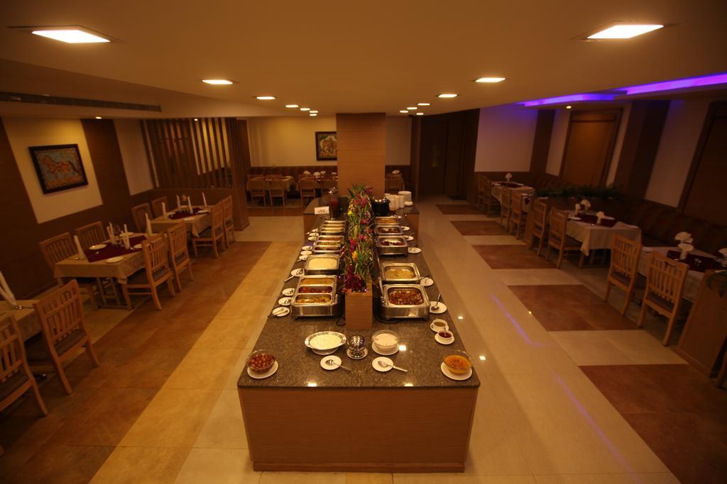 Hotel Sterling V Grand Madurai Exterior foto