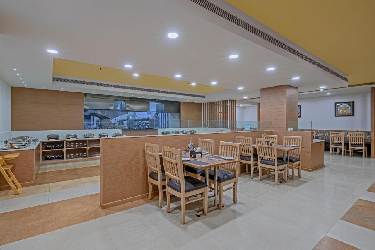 Hotel Sterling V Grand Madurai Exterior foto