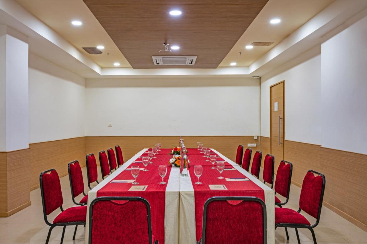 Hotel Sterling V Grand Madurai Exterior foto