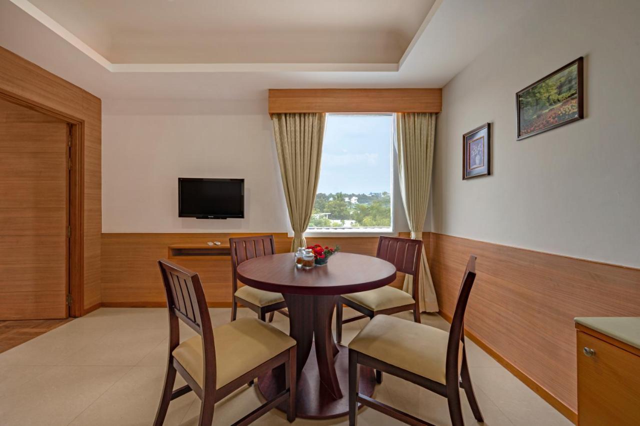 Hotel Sterling V Grand Madurai Exterior foto