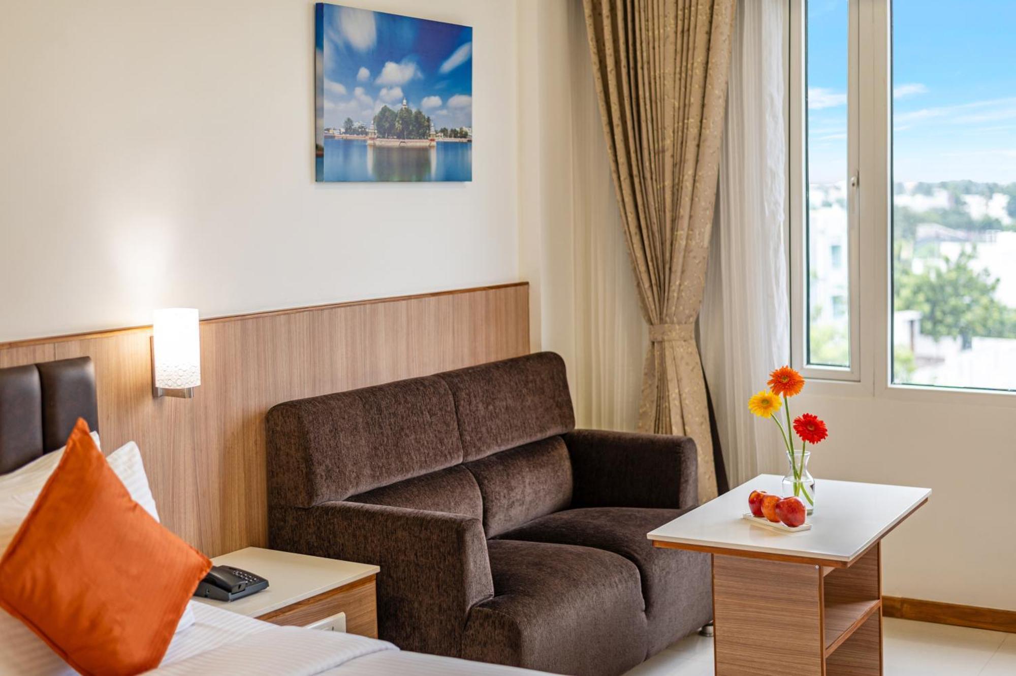 Hotel Sterling V Grand Madurai Exterior foto