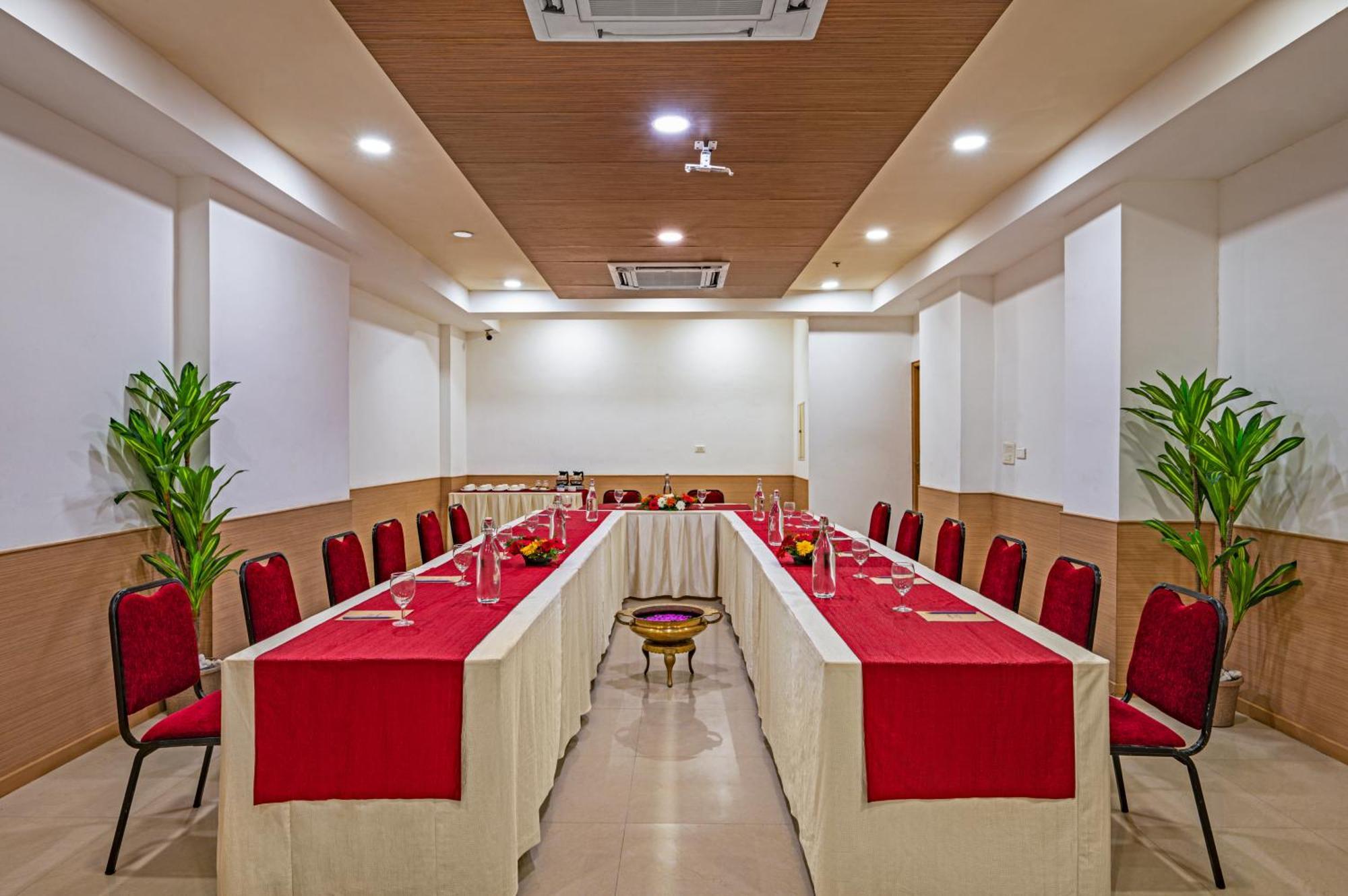 Hotel Sterling V Grand Madurai Exterior foto